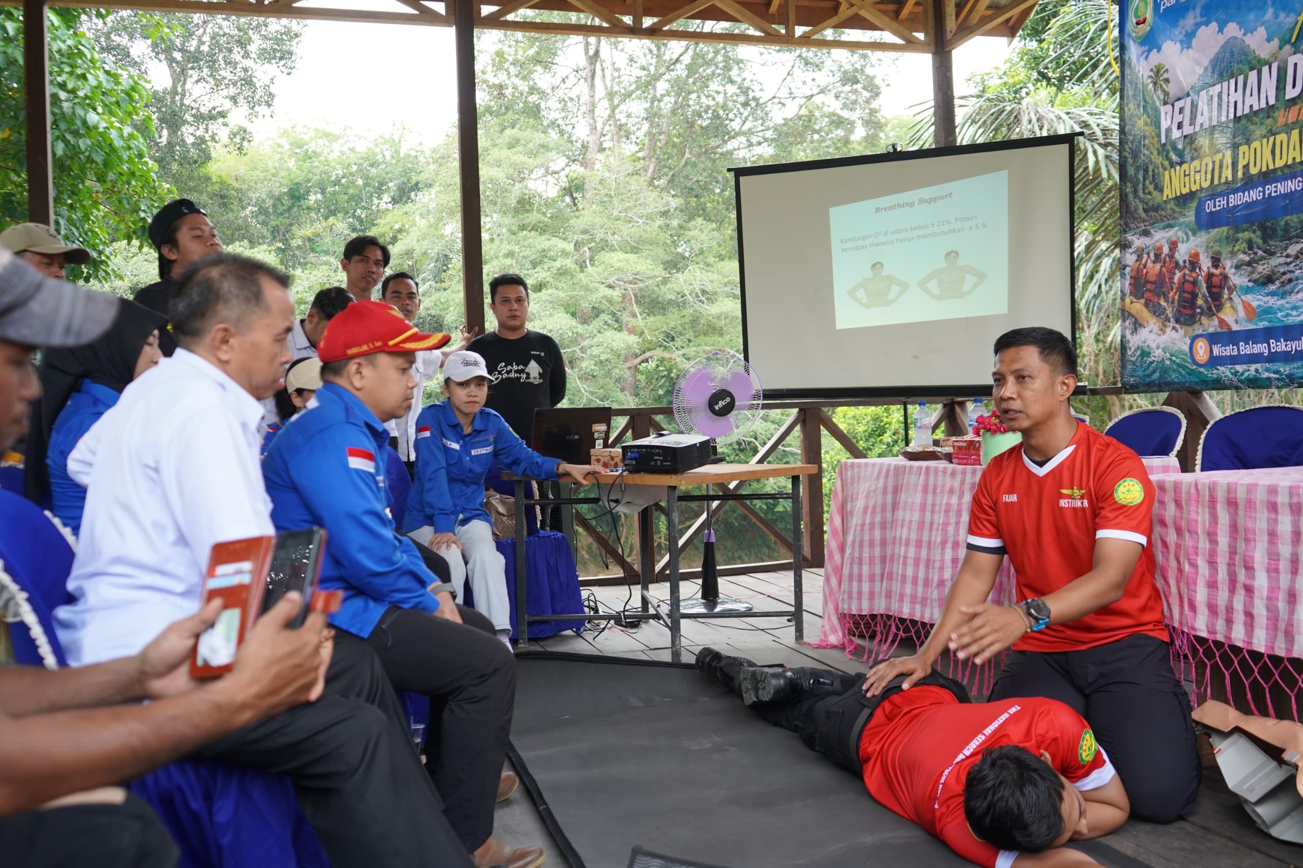 Pokdarwis Balangan Dilatih Rescue oleh Basarnas Tabalong, Wisatawan Diharap Lebih Aman di Balang Bekayuh Balanting