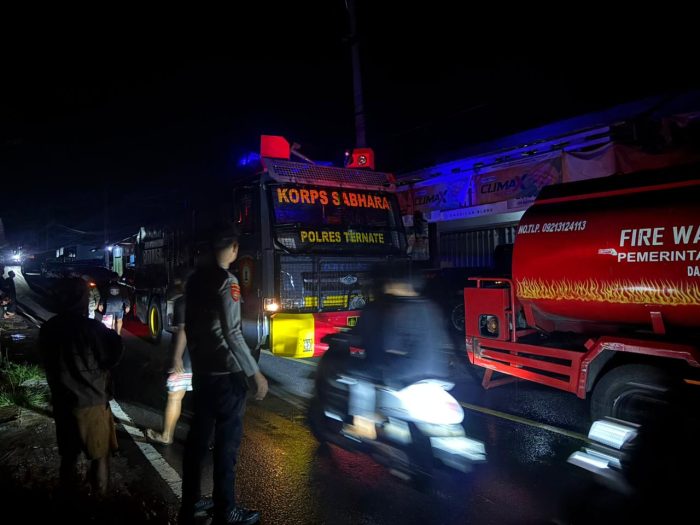 Rumah di Kelurahan Fitu Ternate Ludes Terbakar, Empat Anak Berhasil Selamat dari Kobaran Api