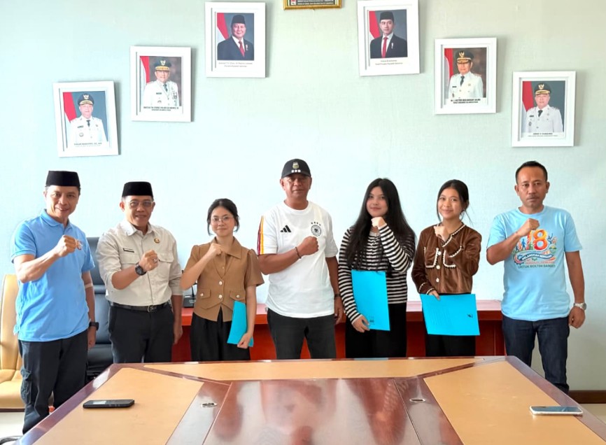 Tiga Mahasiswa Kedokteran Penerima Beasiswa Boltim Teken Surat Pengabdian, Siap Kembali ke Daerah Usai Lulus