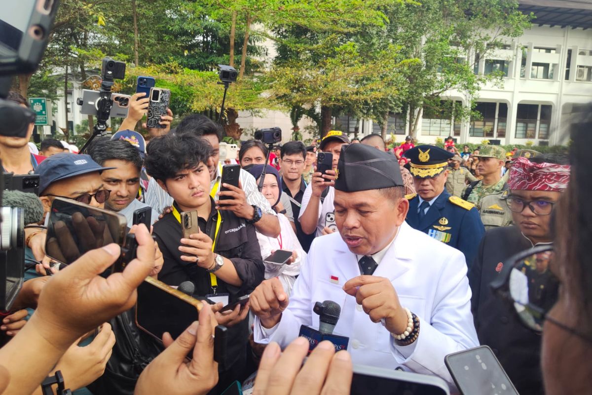 Pemprov Jabar Perbaiki Trotoar Gasibu dengan Undakan Bertingkat dan Ubin Pemandu untuk Disabilitas