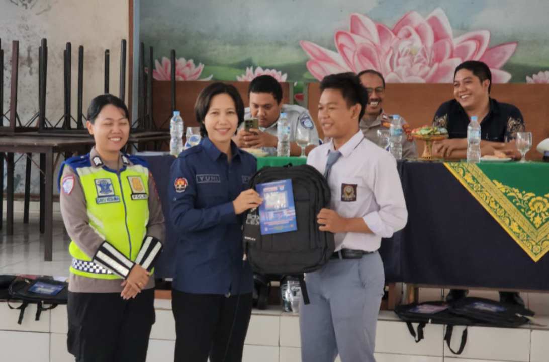Polres Badung Edukasi Bijak Bermedsos dan Anti-Bullying ke Pelajar SMK Prada Dalung, Kasus Kekerasan Berawal dari Dunia Maya