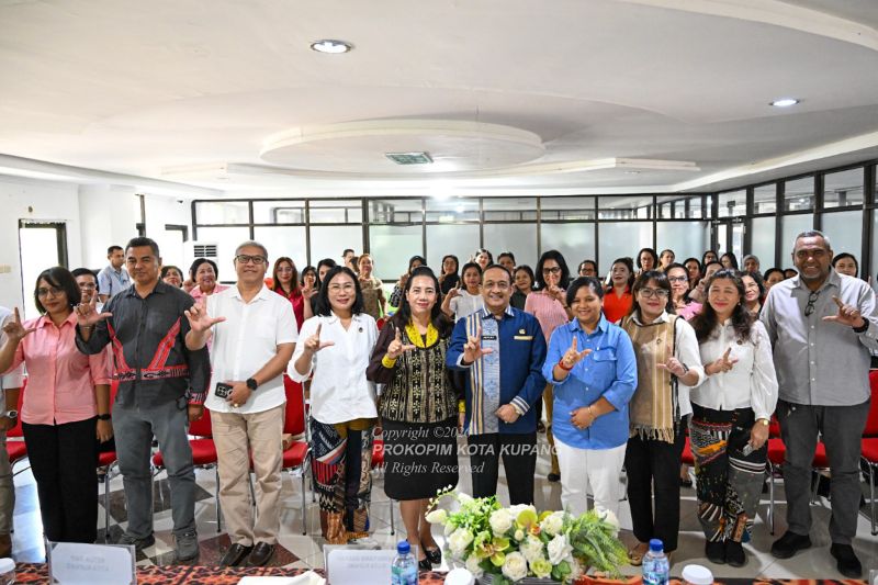 Pemkot Kupang Latih 60 Anggota DWP Kelola Keuangan Keluarga, Sekda Ingatkan Bahaya Pinjol