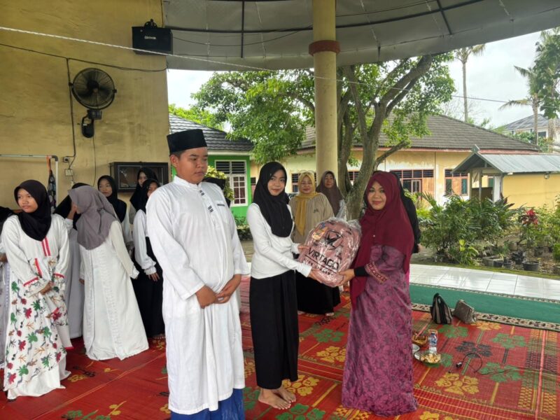 Nostalgia Masa Lalu, Ketua ISMI Jambi Ernawati Sambangi Panti Asuhan Tertua Sehari Sebelum Pelantikan