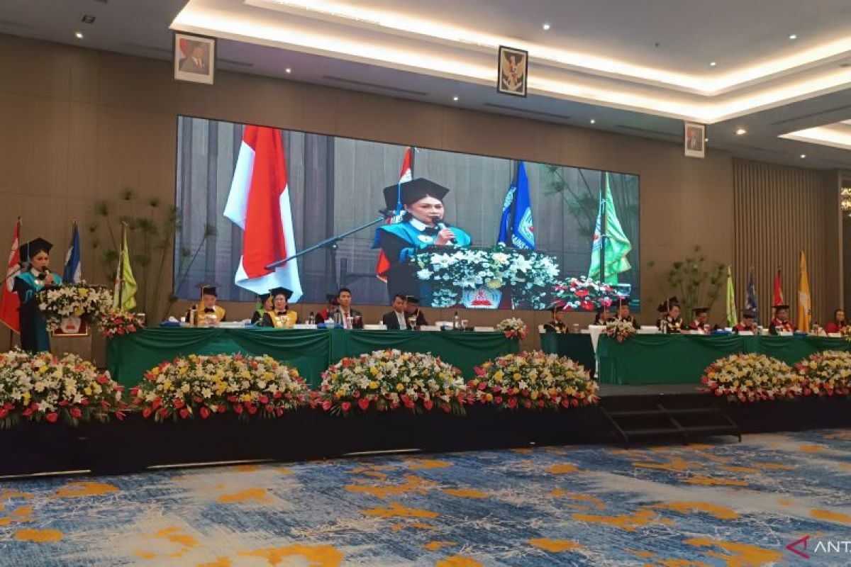 Rektor Unsrit Tomohon Sebut Masyarakat Butuh Lulusan Mampu Berpikir Kritis dan Beradaptasi di Tengah Perubahan Zaman