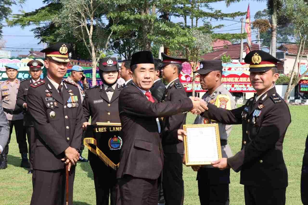 Kapolres Lampung Barat Beri Penghargaan ke IPDA Rico Cs Berantas Begal di Sumber Jaya, 1 Personel dan 4 Warga Diapresiasi