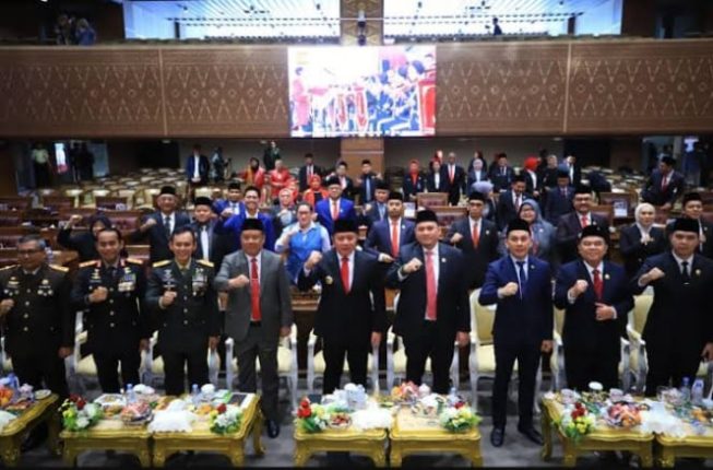 Pimpinan DPRD Sumsel dan Gubernur Herman Deru Simak Pidato Kenegaraan Prabowo, Tekad Perkuat Persatuan di HUT ke-81 RI