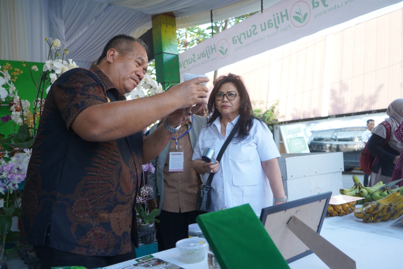 Ketua Tim Komisi VII DPR RI dan Gubernur Sumut Borong Sepatu Bunut di Paviliun Asahan PRSU 2026, Ini Keistimewaannya