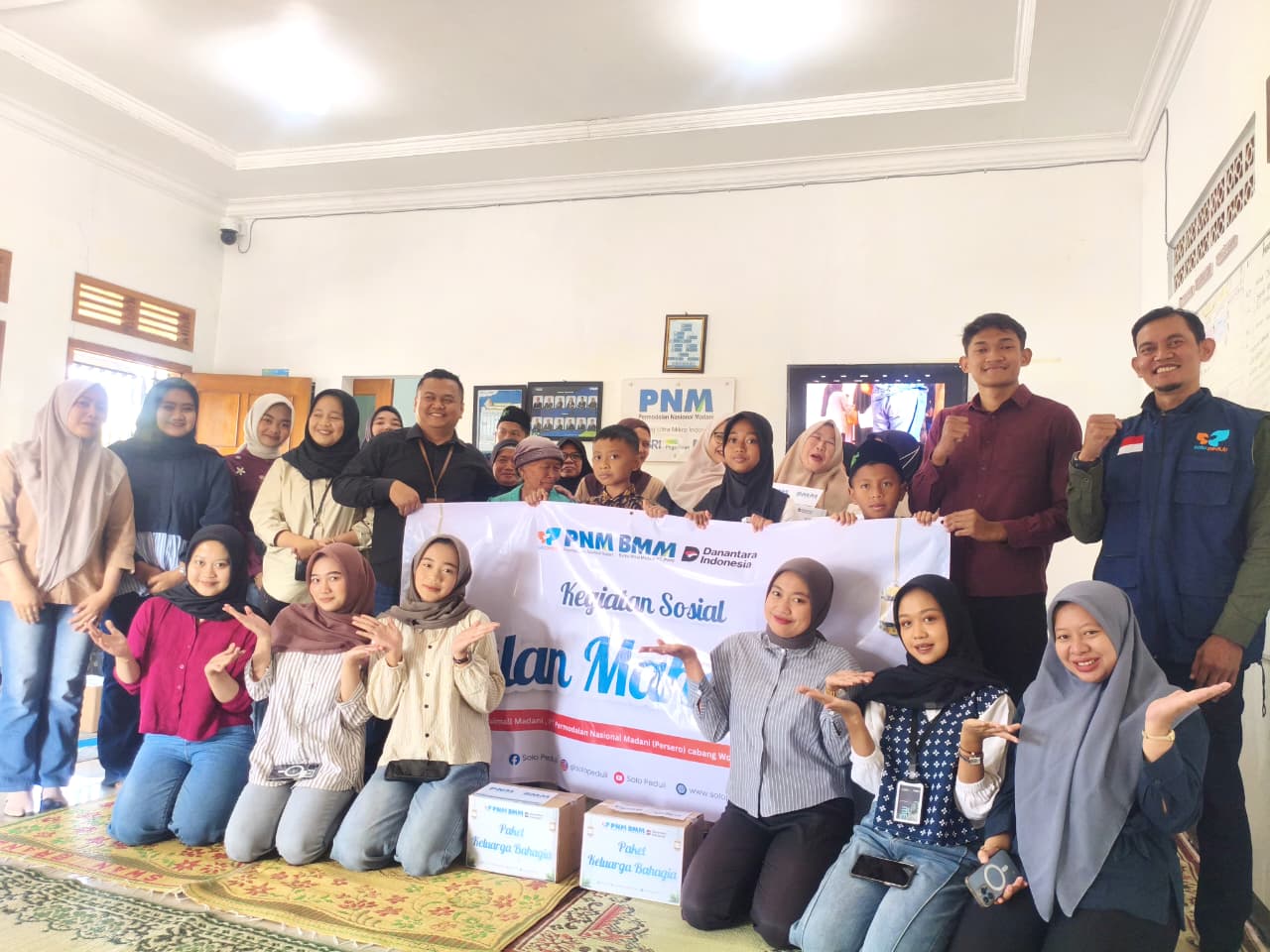 BMM, PNM, dan SOLOPEDULI Salurkan 46 Paket Keluarga Bahagia untuk Warga Prasejahtera di Wonogiri pada Bulan Muharram