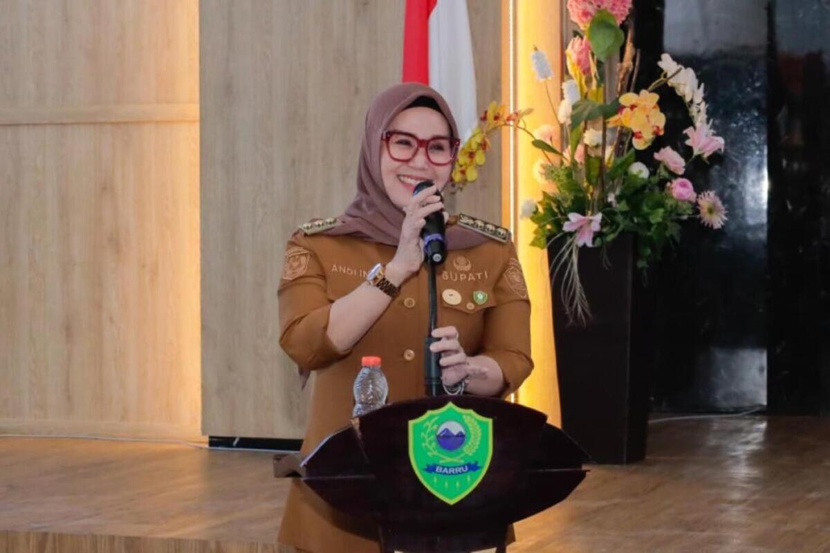 Bupati Barru Andi Ina Kartika Sari Sambangi Posko Kontingen Porsenijar di Sidrap, Beri Semangat 212 Atlet dan Ofisial