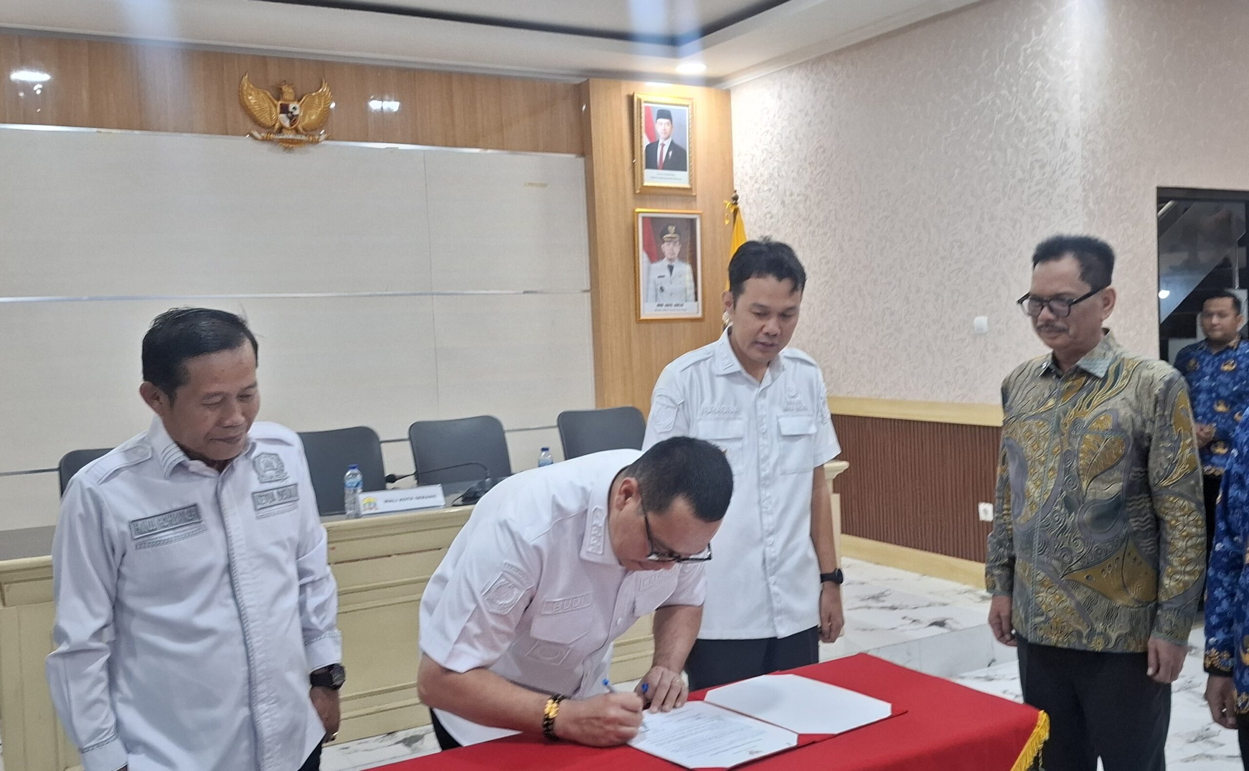 Wali Kota Serang Budi Rustandi Lantik Tiga Kepala Badan Baru, Target Percepatan Infrastruktur 2026