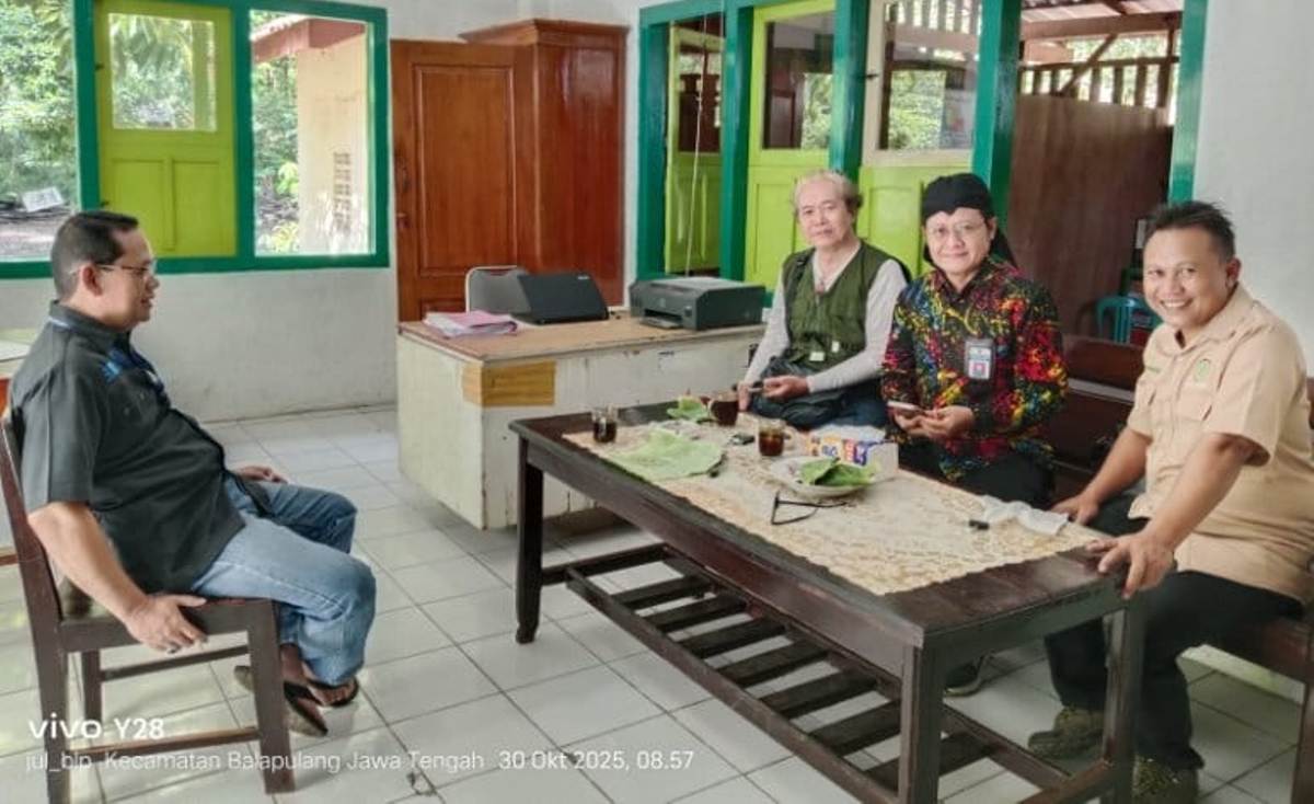 Situs Watu Lumpang Balapulang Tegal Mulai Dilirik, Kepala Disperpusip Turun ke Hutan Jati Pastikan Perlindungan Cagar Budaya