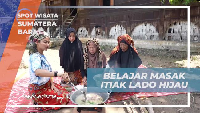 Belajar Memasak Itiak Lado Hijau ala Selebriti di Sumatera Barat, dari Menumbuk Bumbu Hingga Menggoreng