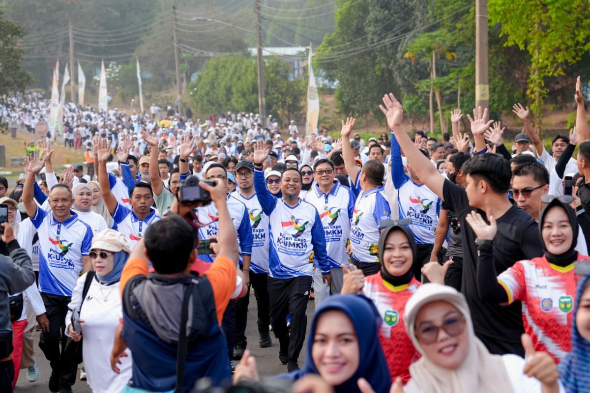 Gubernur Sulsel Lepas Ribuan Peserta Jalan Sehat Anti Mager Harkopnas di Sorowako, Finis di Pantai Ide