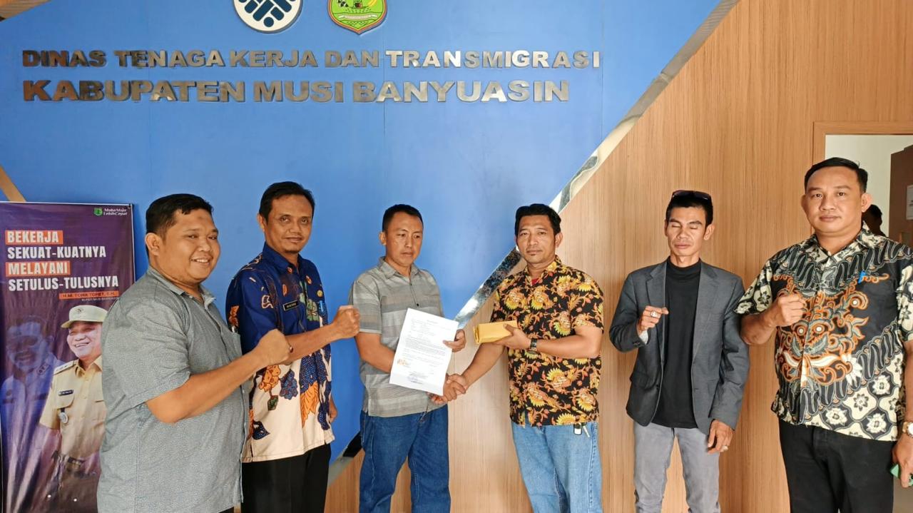 Disnakertrans Muba Fasilitasi Mediasi PHK PT Panca Agung Sejati, Pekerja Terima Hak Rp 14,6 Juta Tunai