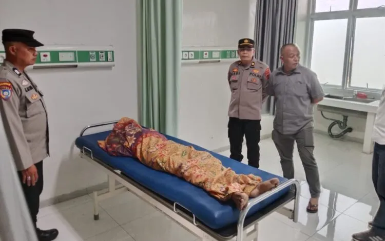 Pria Lansia Ditemukan Meninggal Mendadak di Bawah Jembatan Layang Bukittinggi, Warga Syok