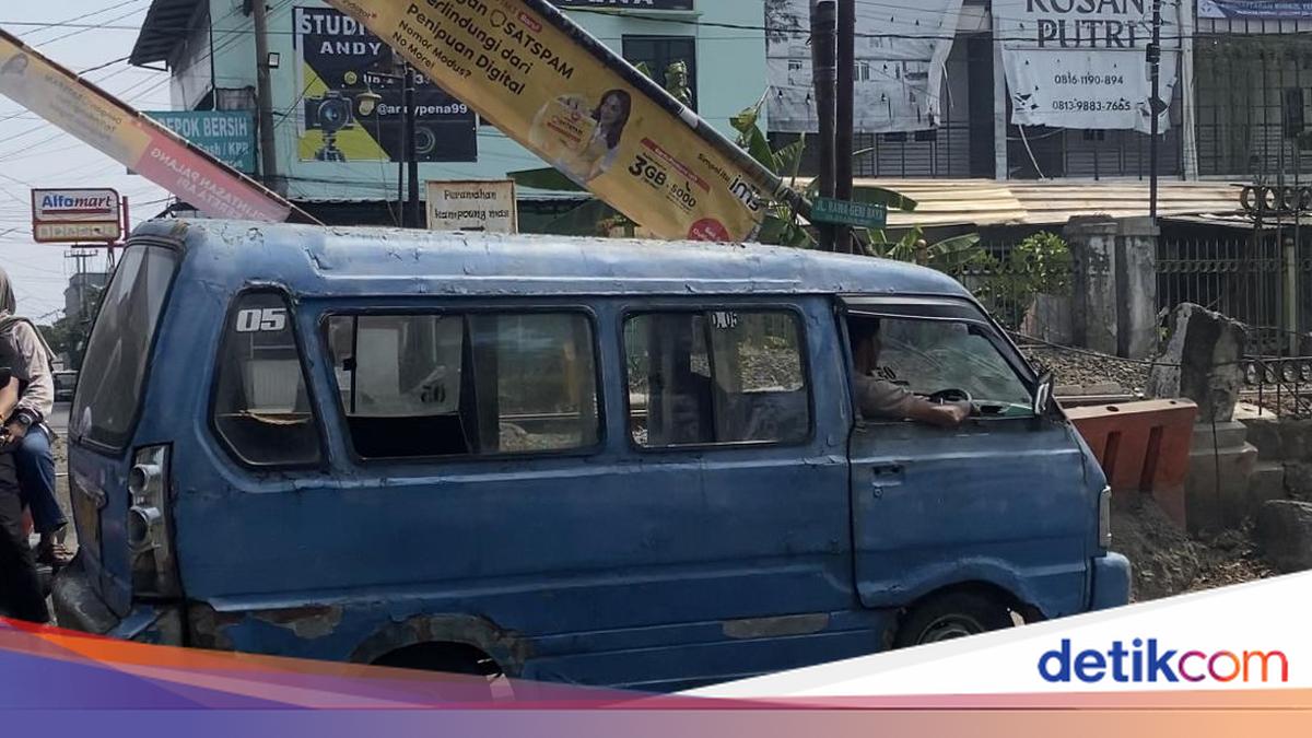 Penumpang Angkot di Depok Keluhkan Armada Ringsek Tanpa Bemper dan Pelat Nomor, Minta Pemkot Segera Turun Tangan