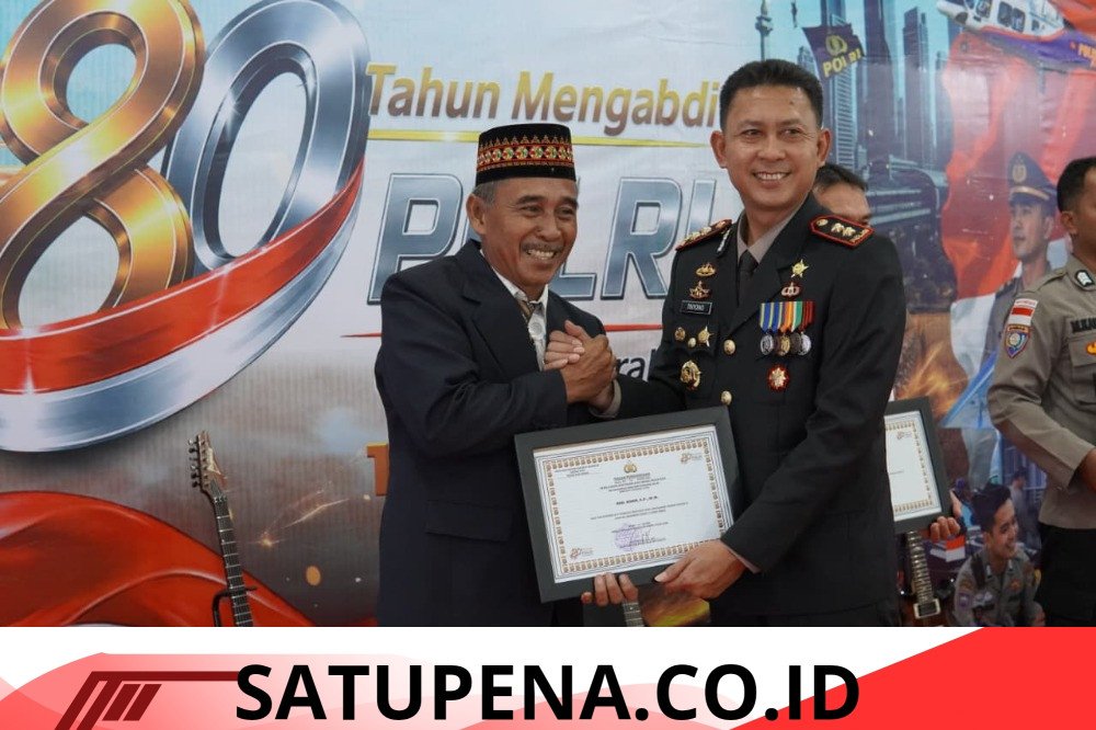 Kapolres Aceh Singkil Beri Penghargaan ke Kadis DTPHP atas Sinergi Swasembada Jagung di Hari Bhayangkara ke-80