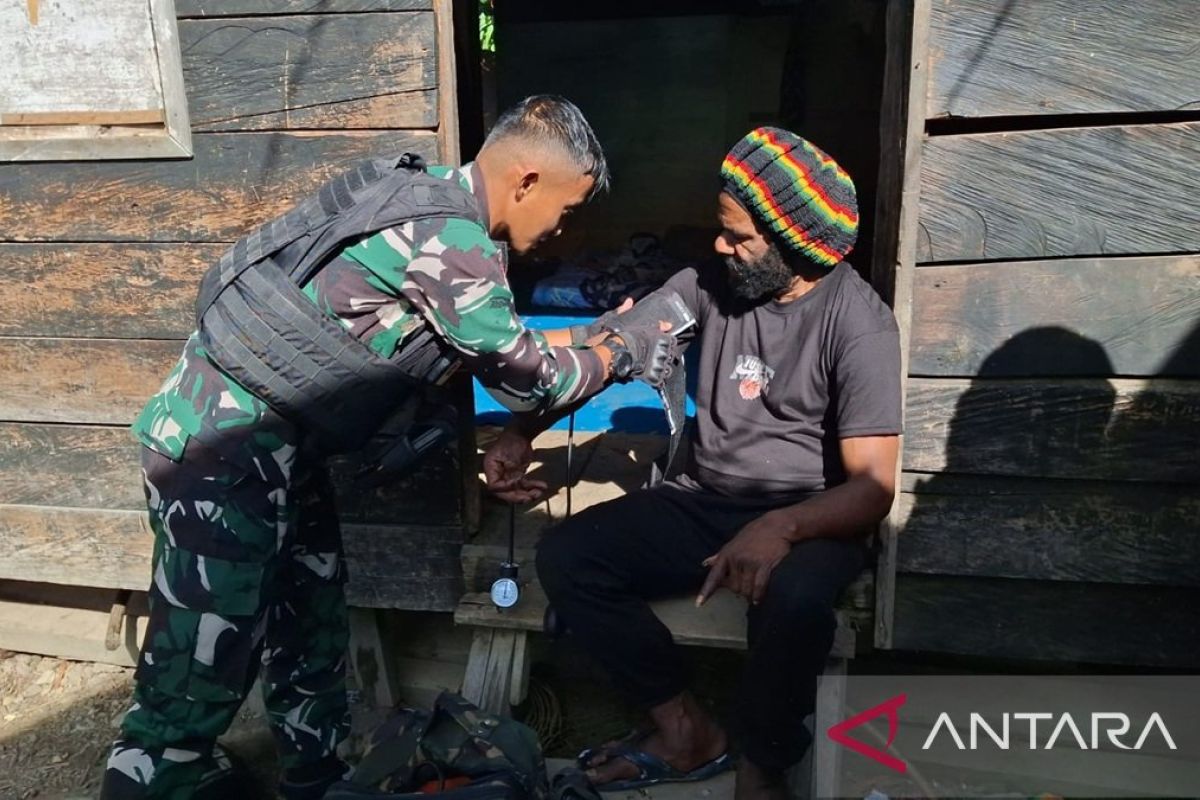 Satgas Pamtas Yonif 511/DY Buka Layanan Kesehatan Gratis di Tolikara, Warga Karubaga Akui Terbantu