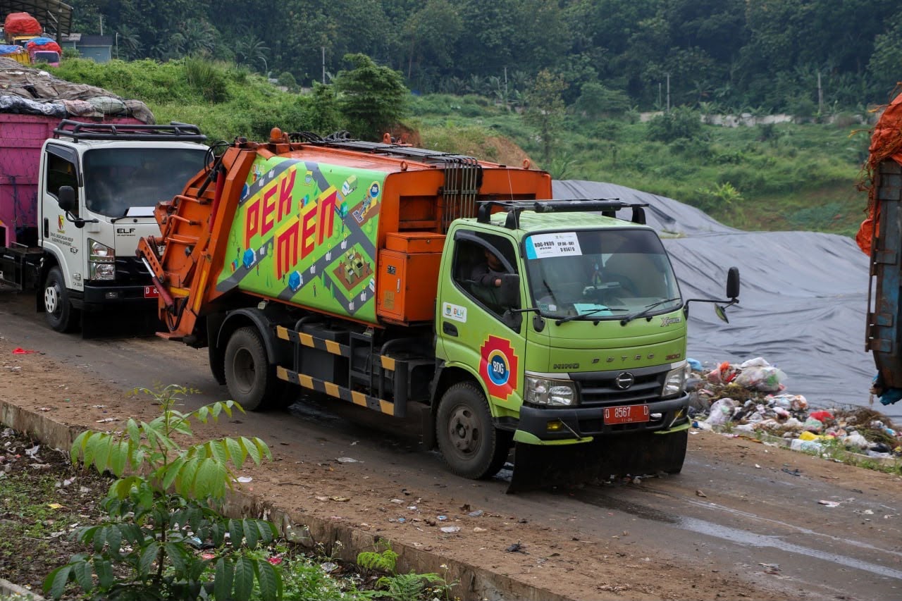 Pemkot Bandung Siapkan 100 Armada Pengangkut Sampah Menuju Operasional TPPAS Legok Nangka 2029