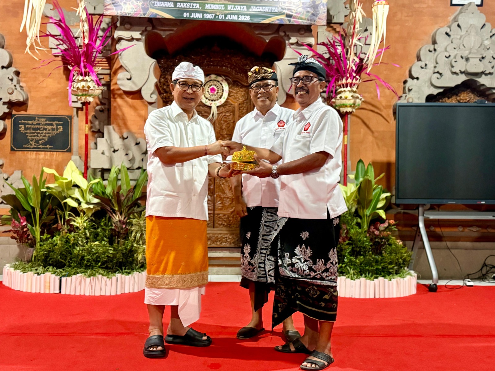 Bupati Badung Apresiasi Aplikasi Sikap Mumbul di HUT ke-59 Banjar Mumbul, Siapkan Beasiswa dan Bantuan Lansia Rp 3 Juta