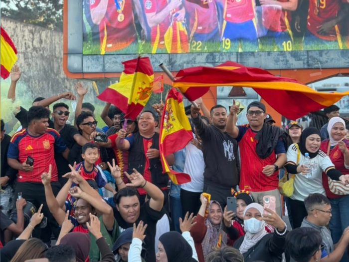 Kampung Piala Dunia di Benteng Oranje Ternate Berakhir Sukses, Sekda Rizal Marsaoly Sebut Ini Berkat Kebersamaan Warga