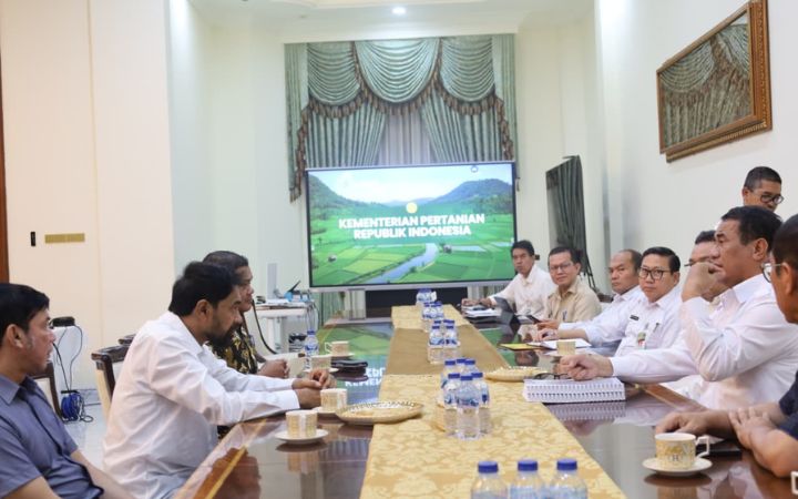 Mualem Temui Mentan Amran Bahas Pemulihan 57.485 Hektare Sawah Rusak Bencana di Aceh