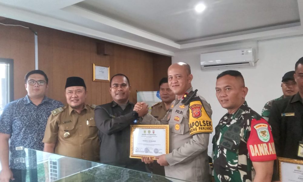 Gagalkan Curanmor di Perumahan Milenium City, Dua Satpam Parungpanjang Terima Penghargaan dari Polsek dan Sepatu dari Danramil