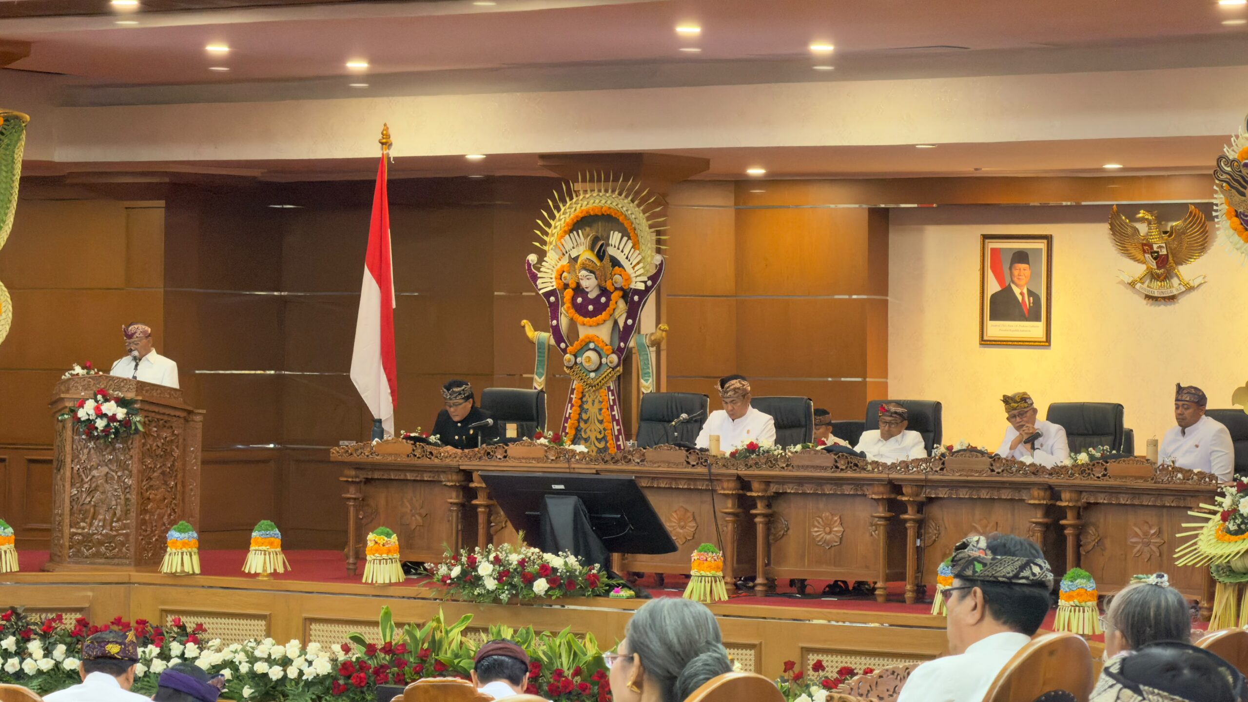 Rapat Paripurna Hari Jadi ke-68 Bali, Ketua DPRD Soroti Tata Ruang hingga Penanganan Lingkungan
