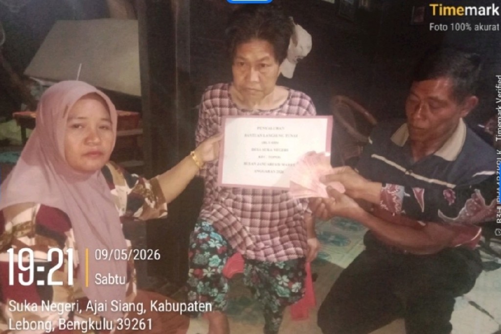 Pemerintah Desa Suka Negeri di Lebong Antarkan BLT Dana Desa ke Rumah Lansia dan Warga Sakit, Total Rp1,5 Juta per KPM