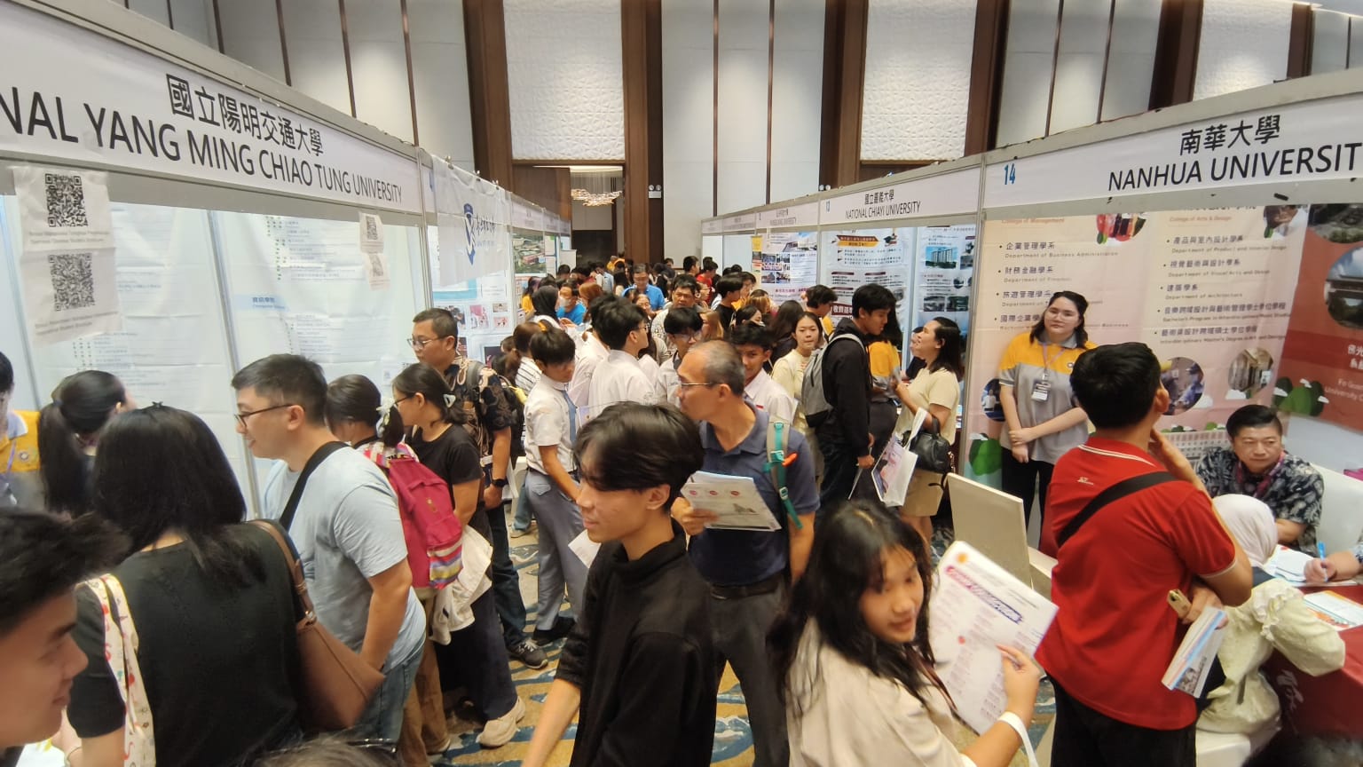 49 Universitas Taiwan Tawarkan Beasiswa di Semarang, Ribuan Pelajar Jateng Padati Pameran Pendidikan