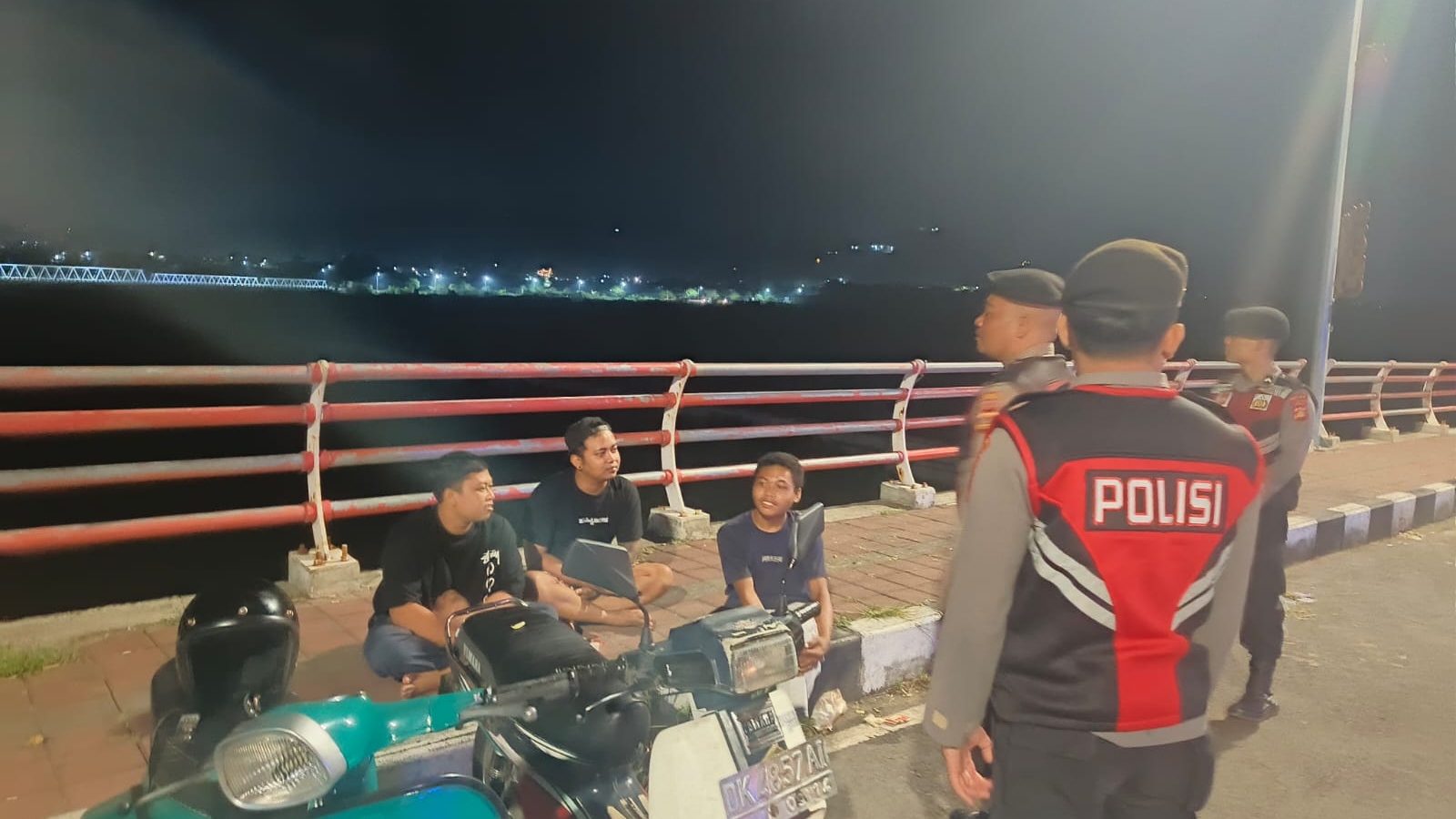 Patroli Malam Sat Samapta Polres Klungkung Cegah Balap Liar di Kawasan PKB, Dialog dengan Warga Digencarkan