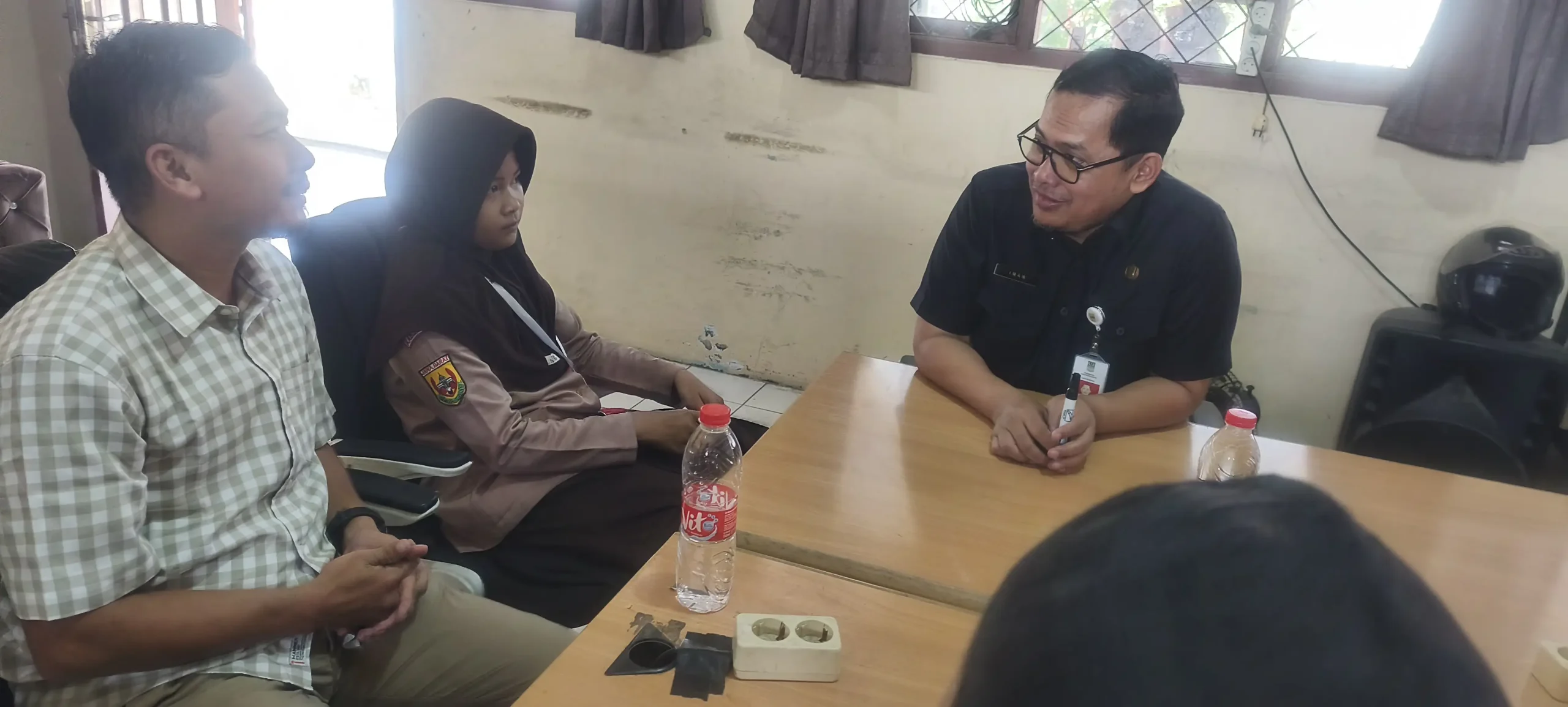 Kadisdik Bekasi Datangi SDN Karangsambung 03, Apresiasi Dhiyaul Auliya yang Lolos Olimpiade Matematika Nasional