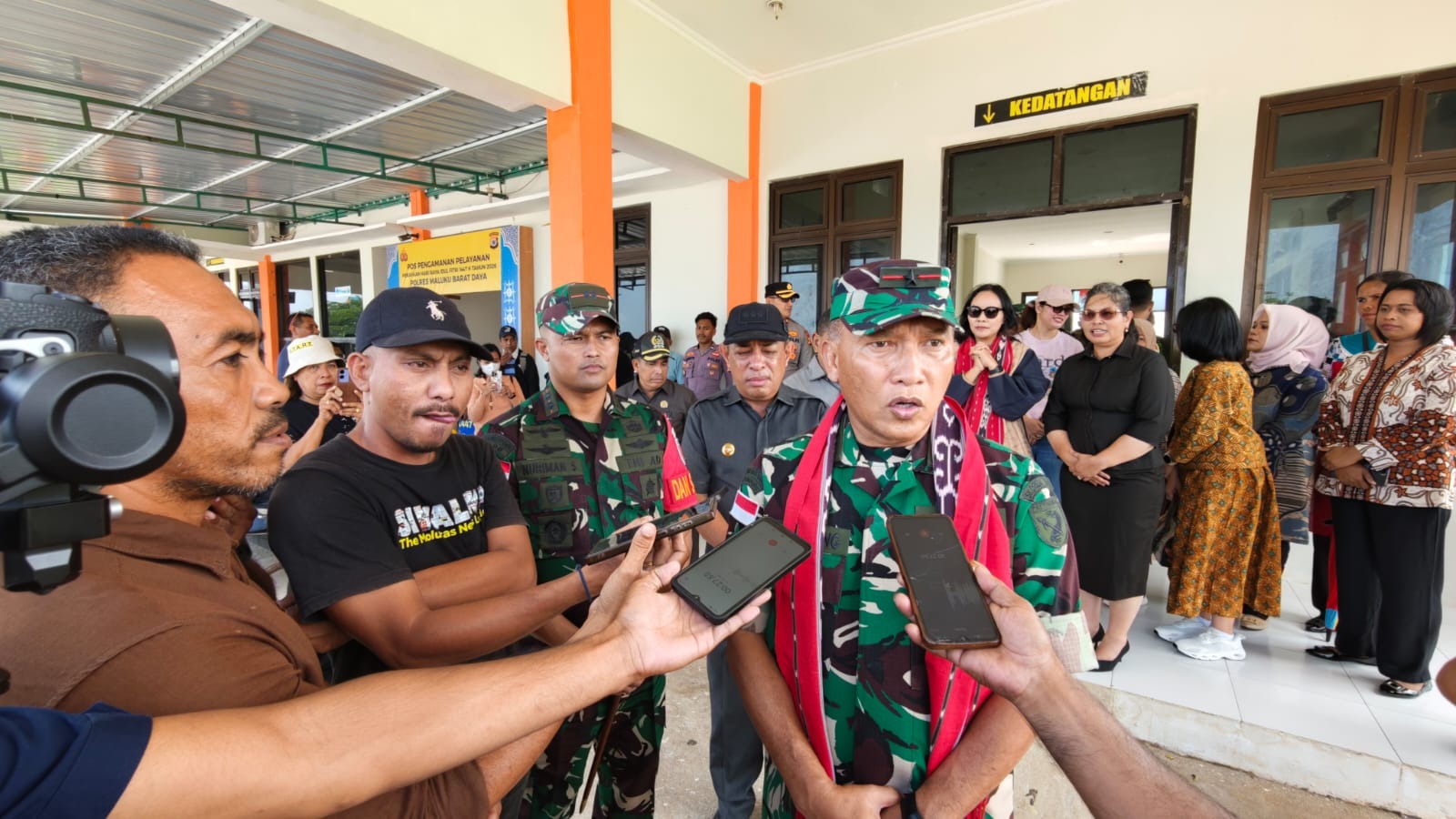 Danrem 151/Binaiya Tinjau Langsung Program TMMD di Pulau Moa, Maluku Barat Daya, Warga Harap Infrastruktur Desa Makin Kuat