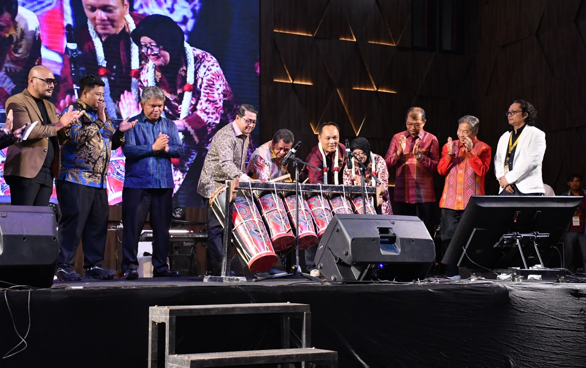 Bupati Samosir Minta Dukungan Menteri Ekonomi Kreatif untuk Bangun Opera House di Kawasan Danau Toba