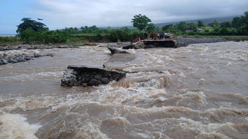 Jembatan Penyeberangan di Manggarai Timur Ambruk Lagi, Kepala Desa Bea Ngencung: 