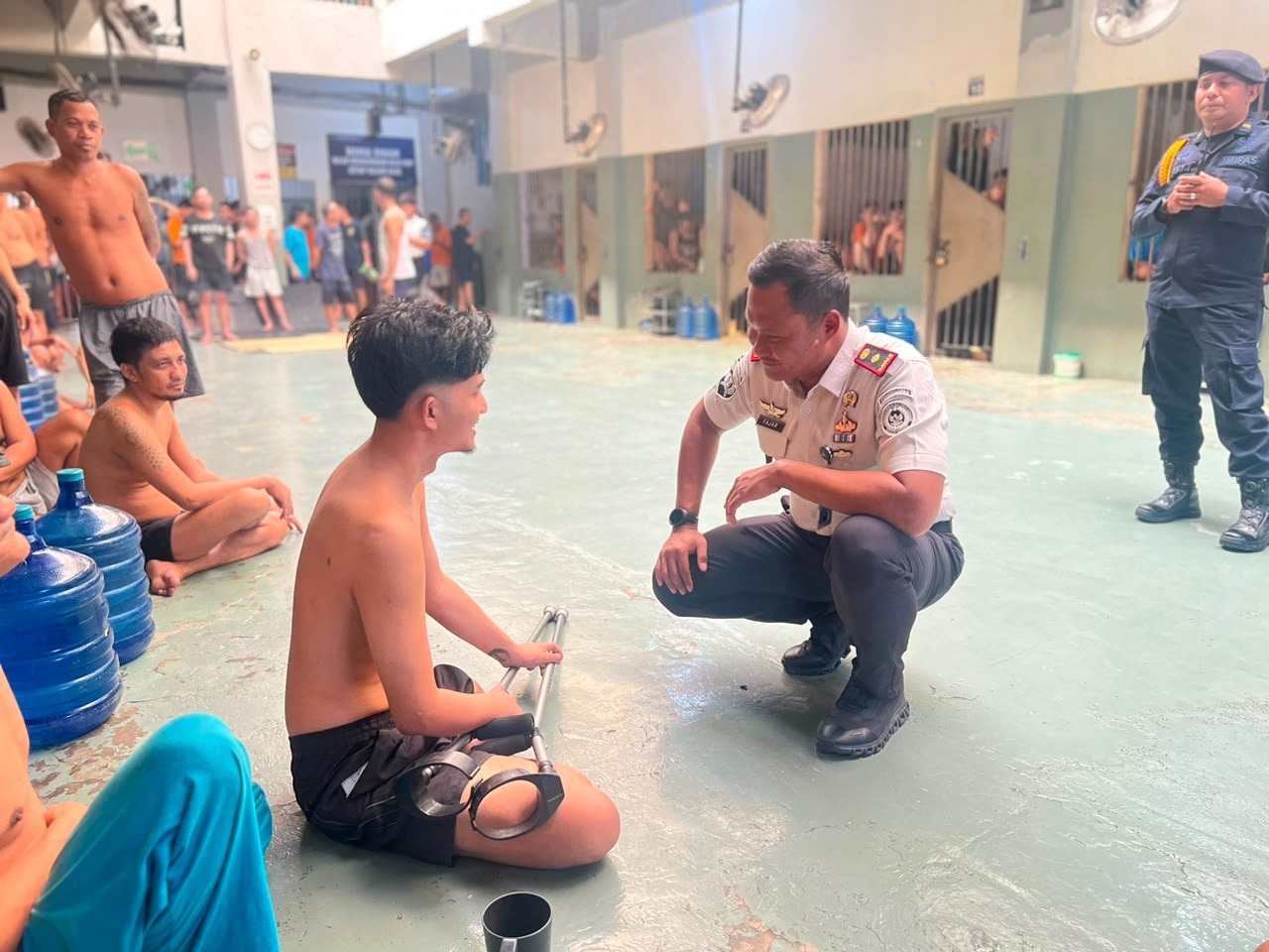 Kepala Rutan Batam Fajar Teguh Wibowo Inspeksi Blok Hunian, Pastikan Hak Warga Binaan Terpenuhi