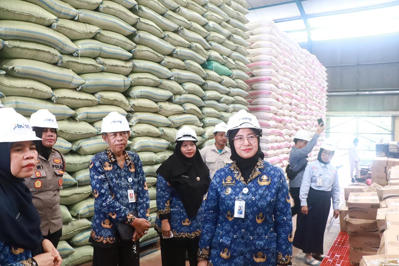Wakil Wali Kota Pangkalpinang Cek Gudang Bulog Jelang Idul Adha, Stok Beras 440 Ton dan Minyak Goreng Aman