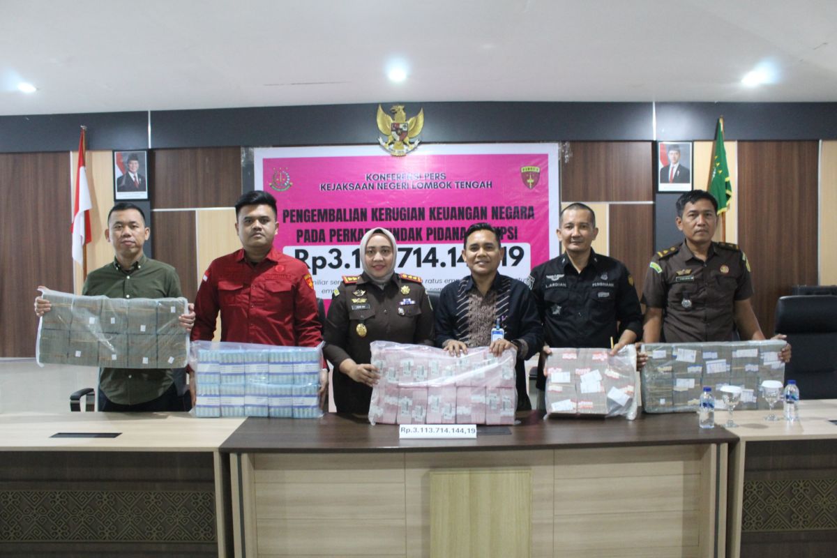 Kejari Lombok Tengah Sita dan Setor Rp3,1 Miliar ke Kas Negara dari Tiga Terpidana Korupsi