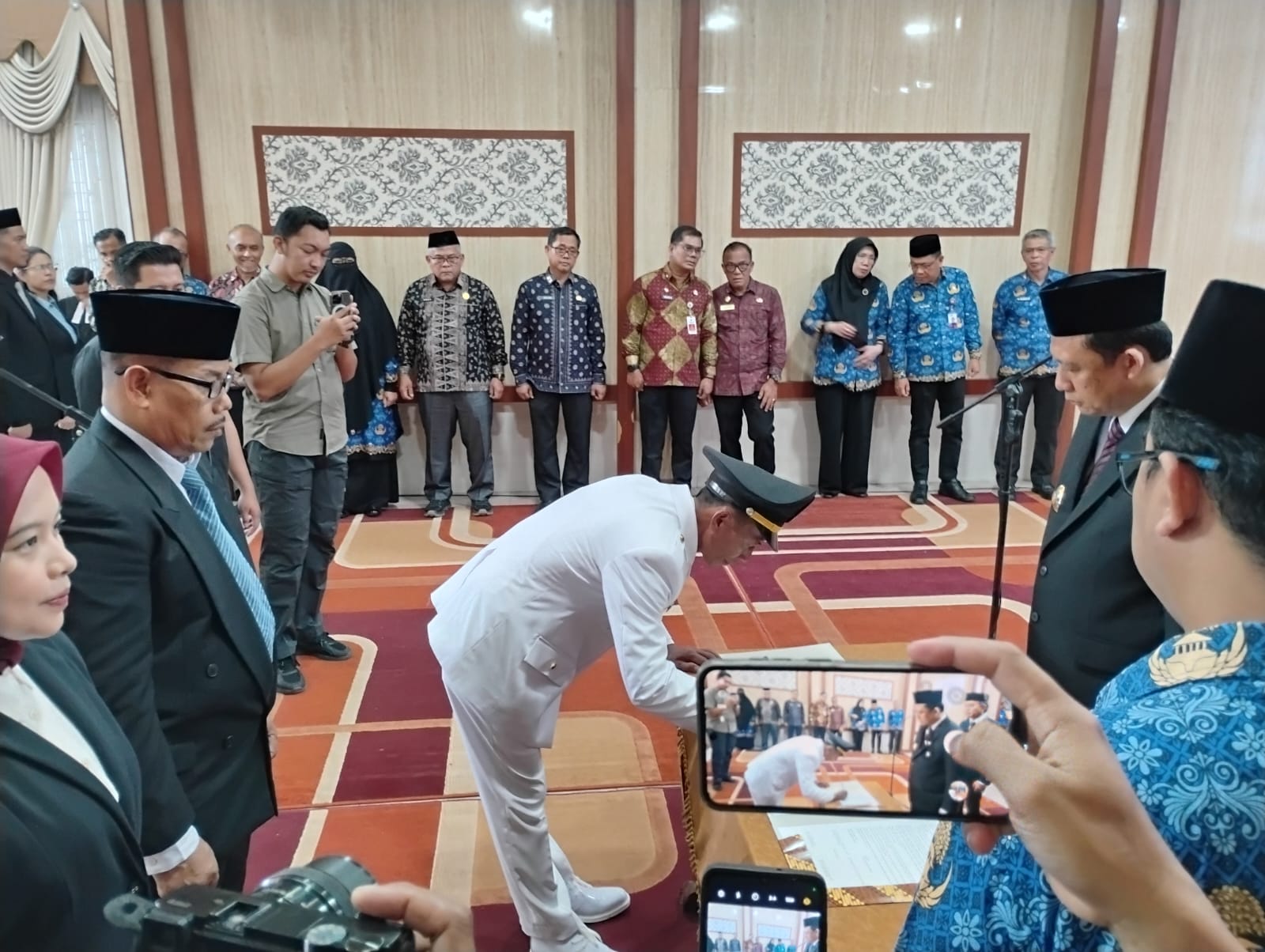 Bupati Muaro Jambi Bambang Bayu Suseno Lantik 28 Pejabat, M Hanan Jabat Camat Taman Rajo dan Sejumlah Kepala OPD Baru