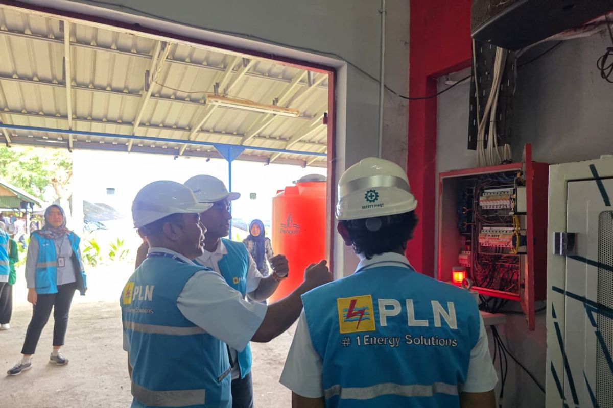 PLN Sumbar Siagakan 12 Personel dan UPS 30 kVA Jaga Keandalan Listrik Acara Green Campus di Poltekpel Padang Pariaman