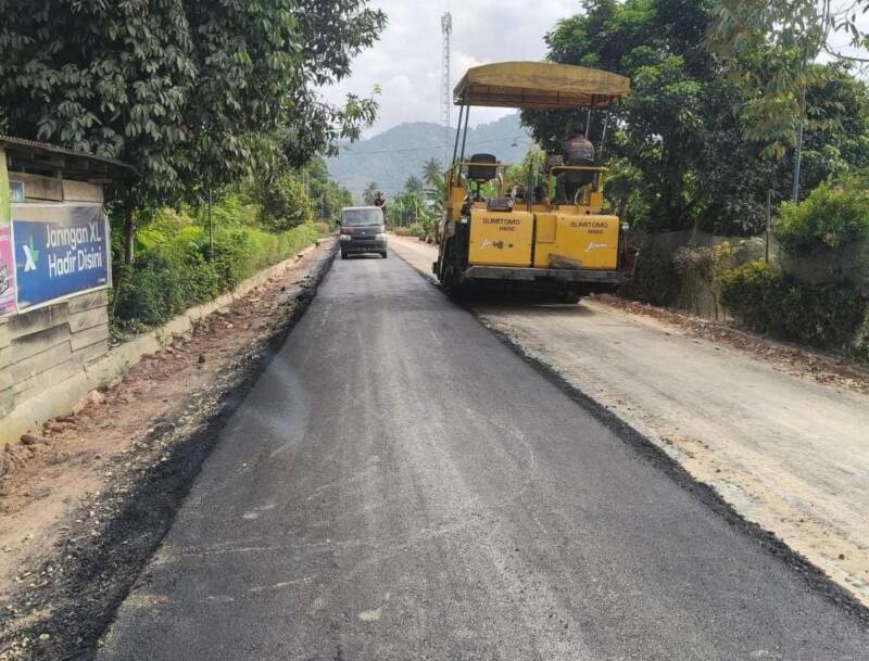 Pemkab Konawe Aspal Jalan Poros Matanggorai–Langgea Rp 7 Miliar, Warga Padangguni Tunggu Puluhan Tahun Kini Tersambung