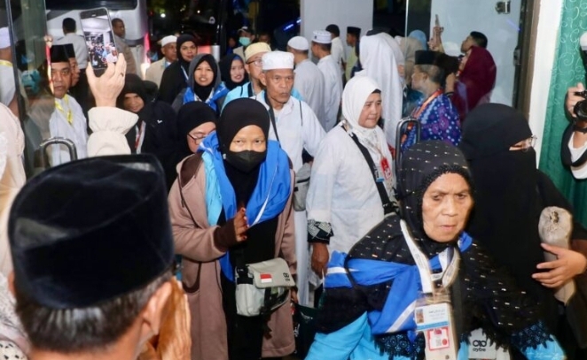 442 Jemaah Haji Kloter 1 Debarkasi Batam Tiba di Tanah Air, Disambut Sekda Kota Batam di Asrama Haji