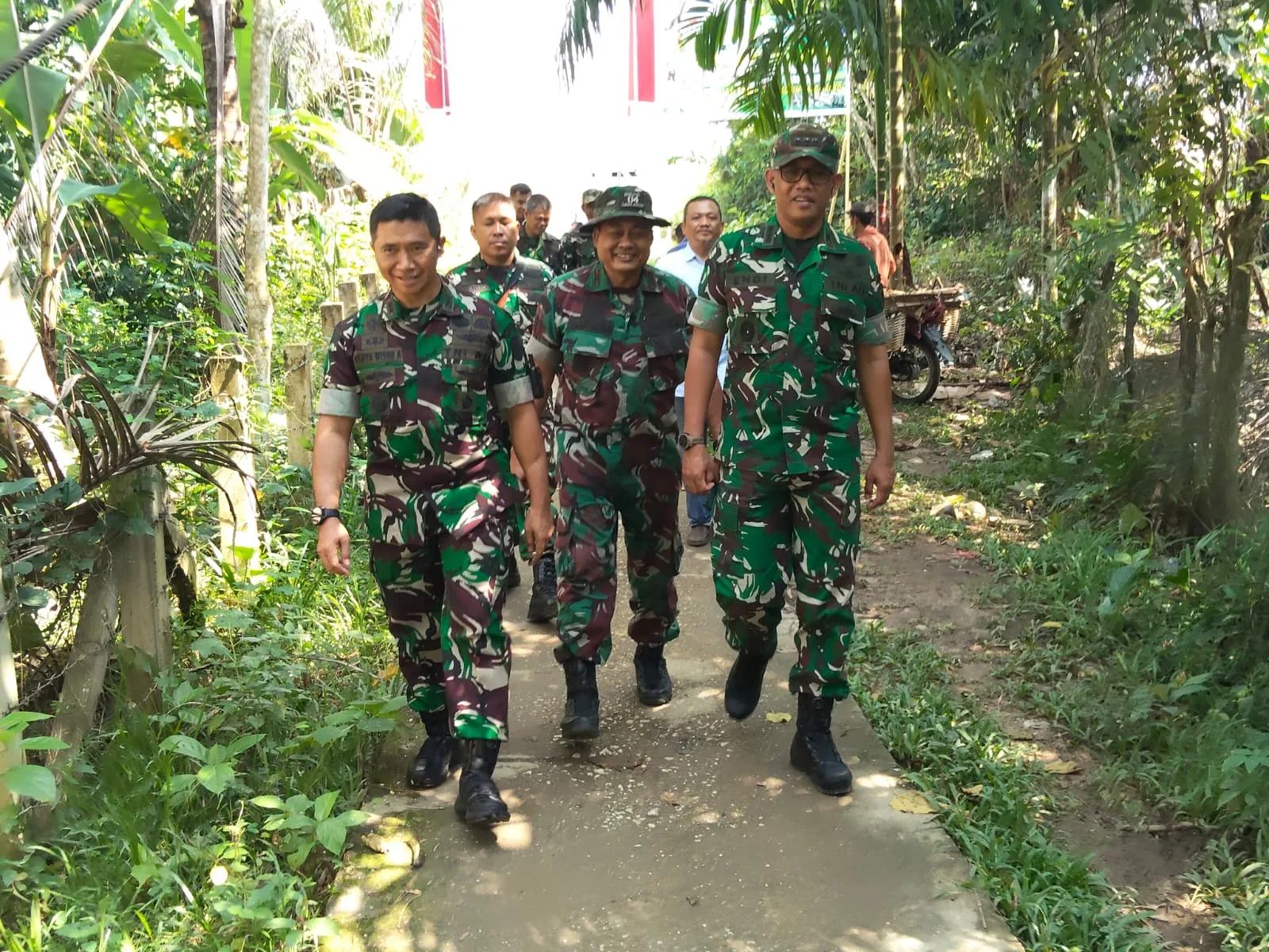 Kasiter Korem 042/Gapu Tinjau Pembangunan Jembatan di Sarolangun, Target Konektivitas Dua Desa di Pelawan