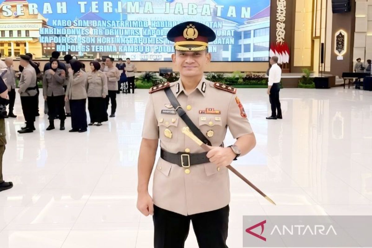 Kapolres Kotabaru AKBP Ade Harri Sistriawan Raih Dua Pin Emas Kapolri Berkat Bongkar Jaringan Narkotika Internasional Fredy Pratama, Barang Bukti 600 Kg Sabu
