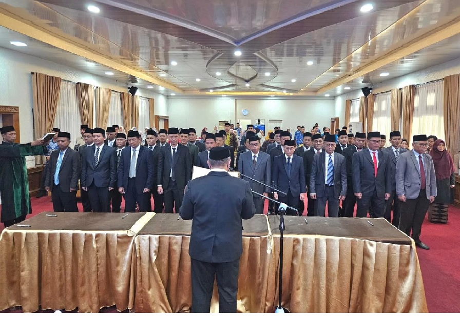 Kakanwil Kemenag Jambi Mahbub Daryanto Lantik 32 Pejabat Fungsional Baru, 5 Penghulu Ahli Madya Ditempatkan di KUA