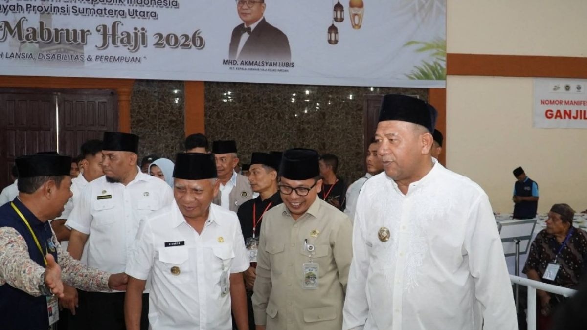 Bupati Langkat Syah Afandin Sambut Kepulangan 356 Jamaah Haji Kloter 2, Sampaikan Duka atas Satu Jamaah Wafat