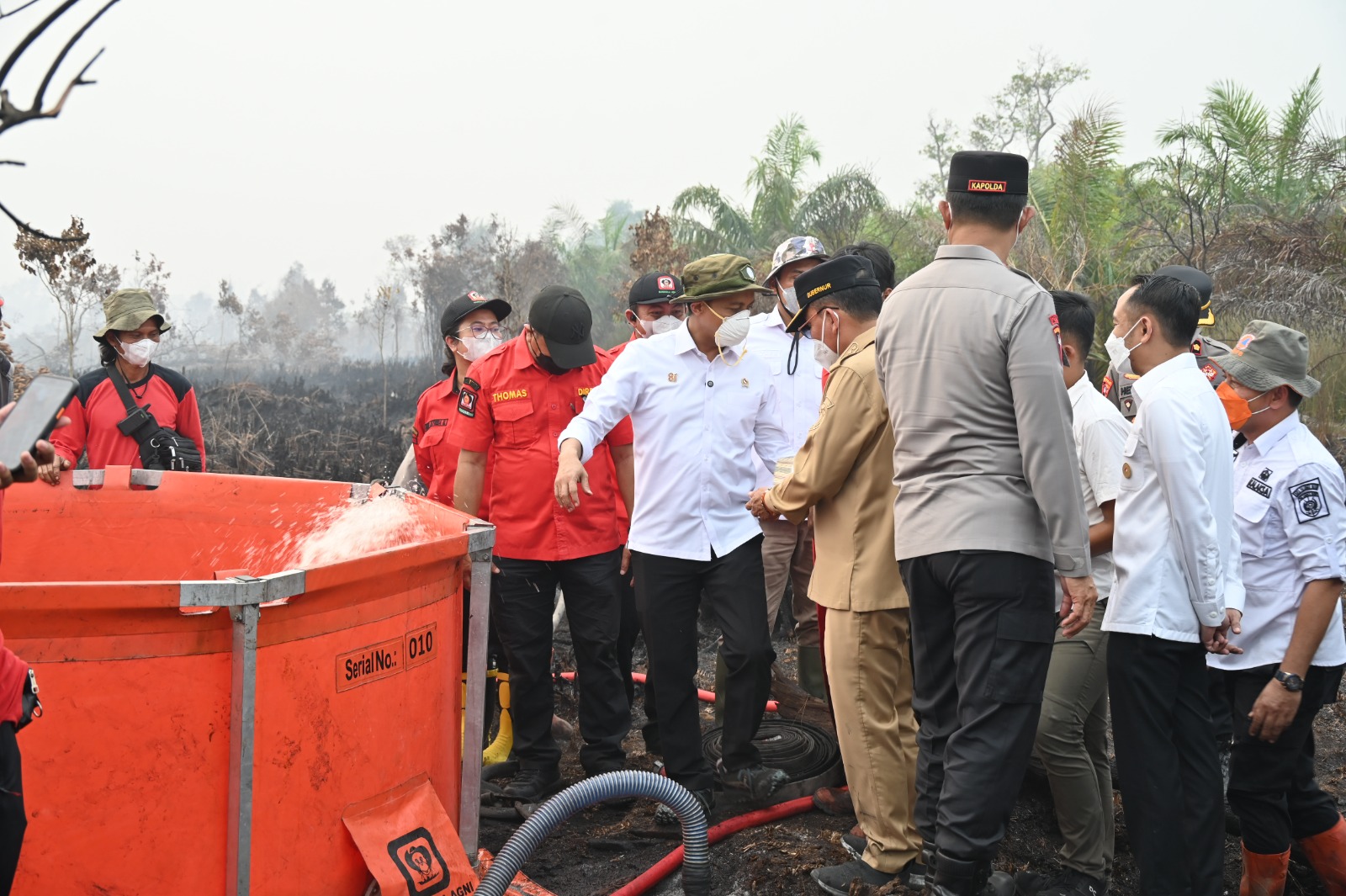 Menhut Tinjau Karhutla di Palangka Raya, Sumber Air Jadi Kendala Utama dan Heli Water Bombing Disiagakan