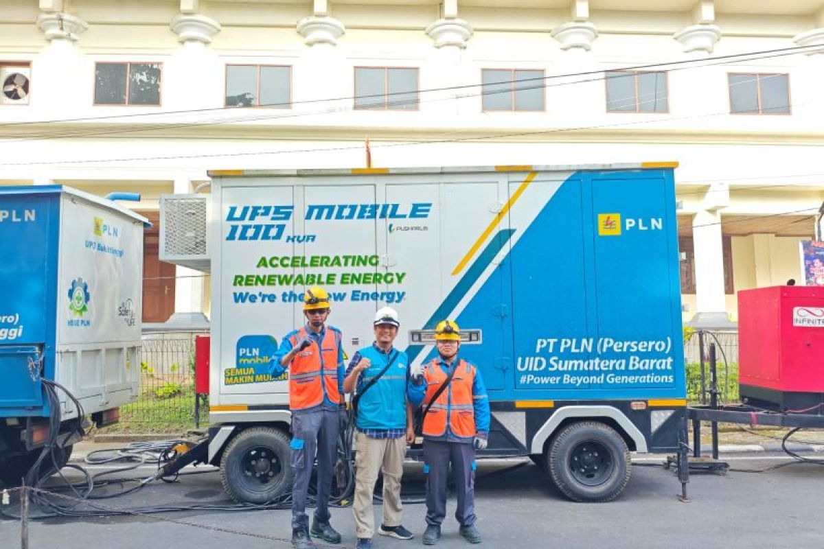 PLN UP3 Bukittinggi Amankan Pasokan Listrik Selama Perayaan 100 Tahun Jam Gadang, Tak Ada Gangguan Selama 18 Hari