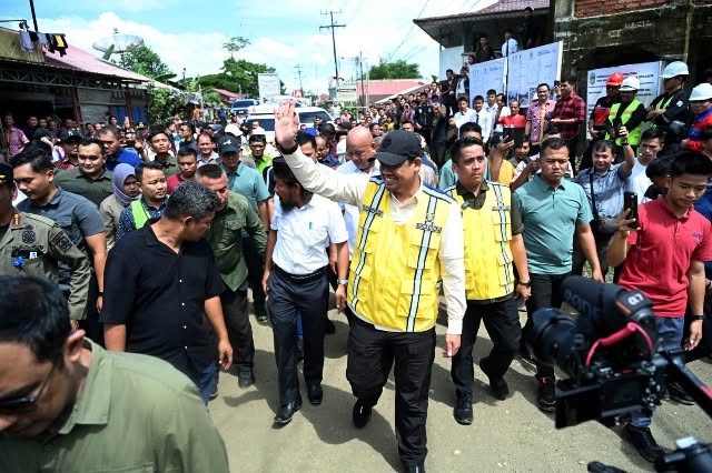Gubernur Bobby Nasution Tinjau Perbaikan Jalan Rusak di Nias Utara, Anggaran Rp 44 Miliar untuk Dua Ruas