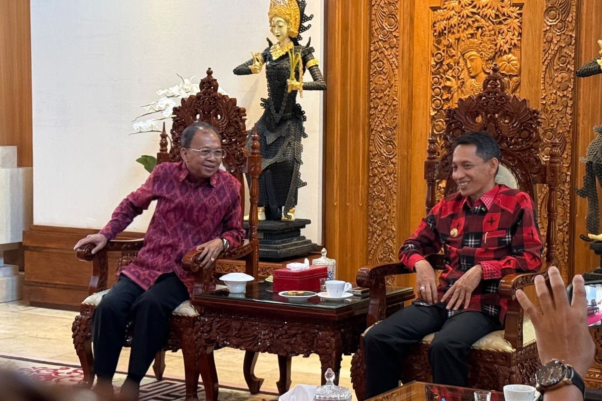 Bupati Wakatobi Haliana Belajar Tata Kelola Arak Bali ke Gubernur Koster, Incar Adaptasi di Sultra